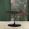 Tulip Eero Saarinen H 39 salontafel met ovaal blad in Emperador Dark Marble - Scarlet