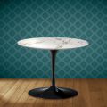 Eero Saarinen Tulip salontafel H 41 in Aura 22 keramiek, gemaakt in Italië - Scharlakenrood