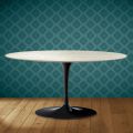 Saarinen Tulip salontafel, ovaal, H 41 cm, Marmorio keramiek, gemaakt in Italië - Scharlakenrood