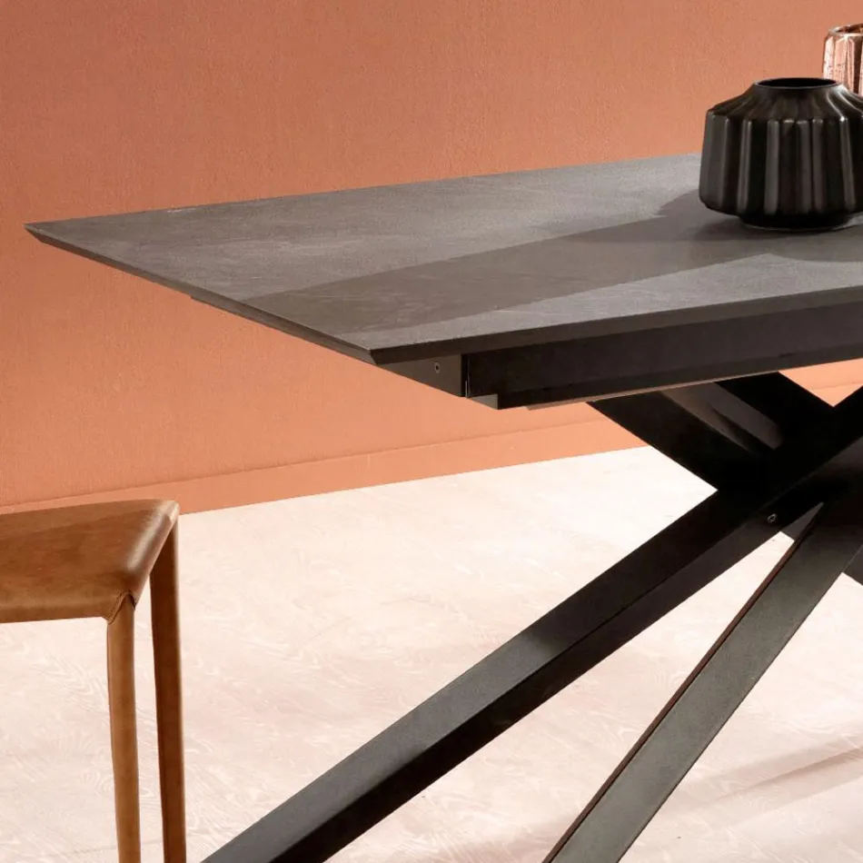 Uitschuifbare design tafel met metalen poten, Lucera Viadurini