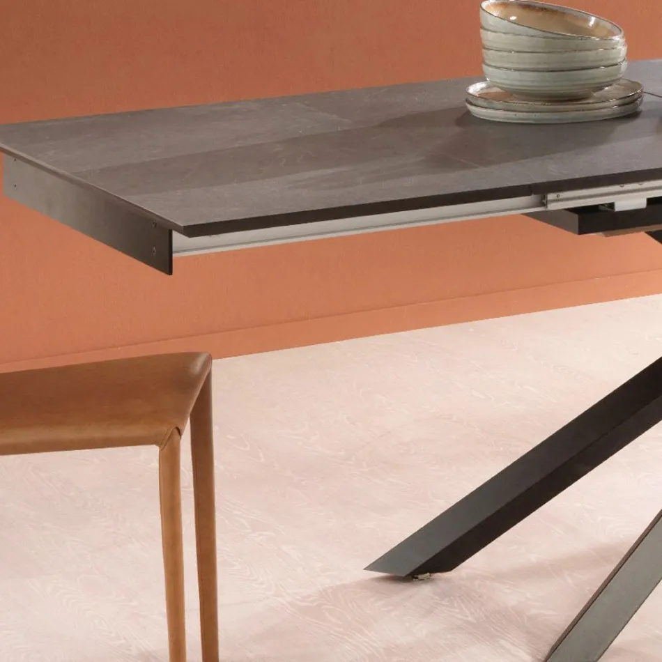 Uitschuifbare design tafel met metalen poten, Lucera Viadurini