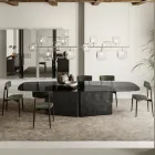 Tafel met gevormd glazen blad en gesmolten glas en metalen onderstel - Foglietto Viadurini