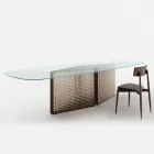 Tafel met gevormd glazen blad en gesmolten glas en metalen onderstel - Foglietto Viadurini