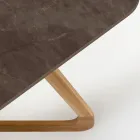 Buitentafel met houten onderstel en Pulpis bruin keramiek blad - Infinity Viadurini