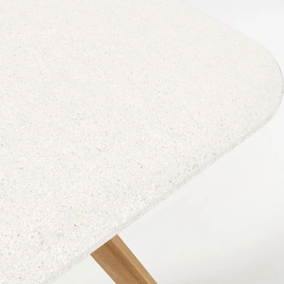 Buitentafel met houten onderstel en terrazzo wit keramiek blad - Infinity Viadurini