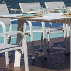 Uitschuifbare eettafel voor buiten tot 240 cm, gemaakt van aluminium - Levanto Viadurini