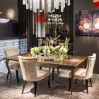 Tabel neo-klassiek met massief houten structuur en een marmeren blad Adam Viadurini