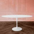 Eero Saarinen Tulip Tafel H 74 Ovaal Uitschuifbaar in Wit Vloeibaar Laminaat - Scarlet