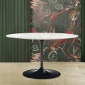 Tulip Tafel Saarinen H 74 met ovalen blad in Carrara marmer Made in Italy - Scarlet