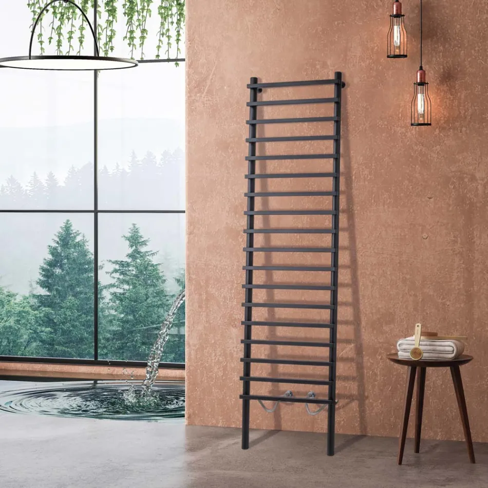 Zwarte hydraulische radiator van koolstofstaal, gemaakt in Italië - Raggio Viadurini