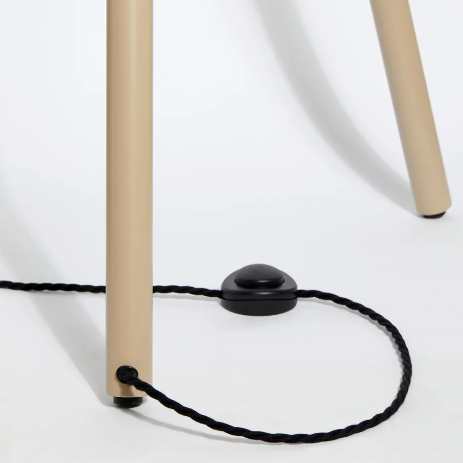 Vrijstaande stalen elektrische radiator met voetschakelaar - Boom Viadurini