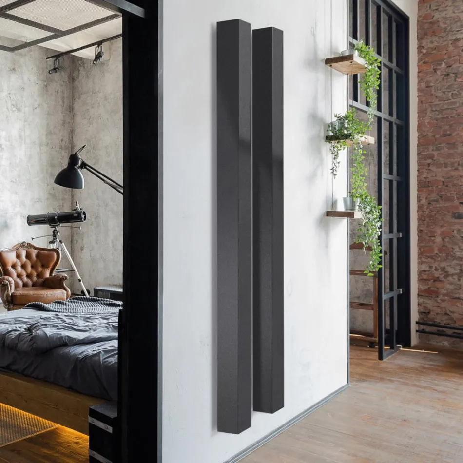 Elektrische radiator van koolstofstaal met twee afwerkingen, gemaakt in Italië - Ember Viadurini