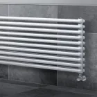 Hydraulische radiator met dubbele reeks horizontale elementen Made in Italy - Strega Viadurini