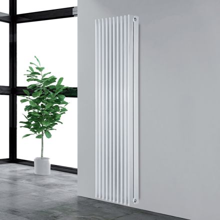 Verkeerswitte hydraulische radiator met platte stalen elementen - Pruim Viadurini