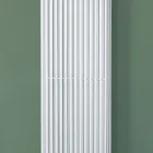 Hydraulische radiator met drievoudige reeks verticale elementen Made in Italy - Cenci Viadurini