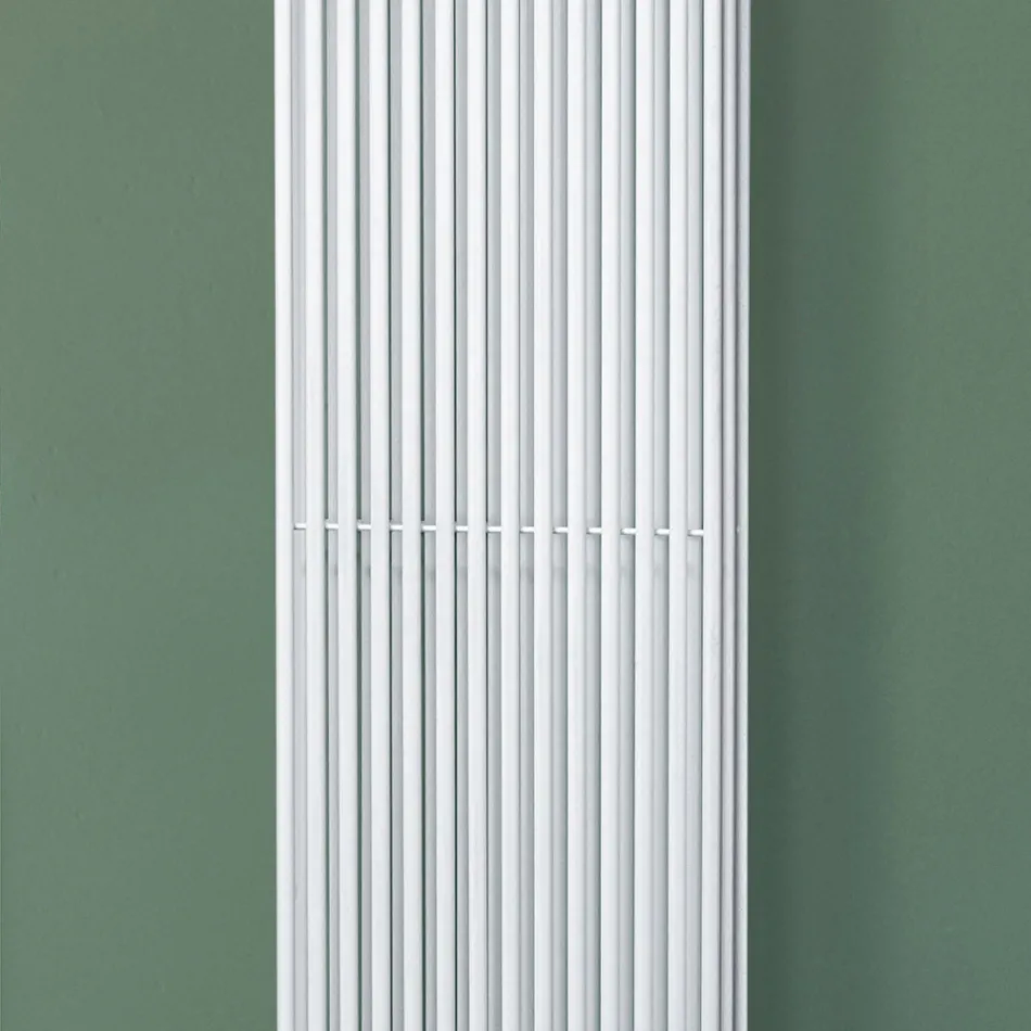 Hydraulische radiator met drievoudige reeks verticale elementen Made in Italy - Cenci Viadurini