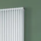 Hydraulische radiator met drievoudige reeks verticale elementen Made in Italy - Cenci Viadurini