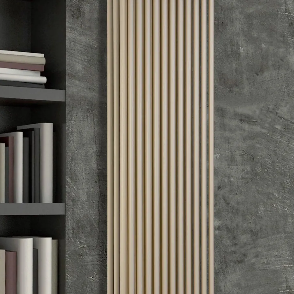 Hydraulische radiator met drievoudige sectie van verticale elementen - Cantucci Viadurini