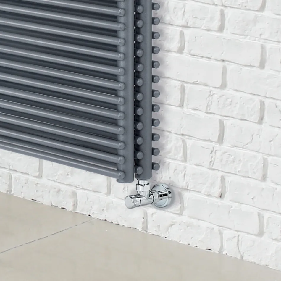 Hydraulische radiator van staal met drievoudige sectie van Made in Italy-elementen - Ciambella Viadurini