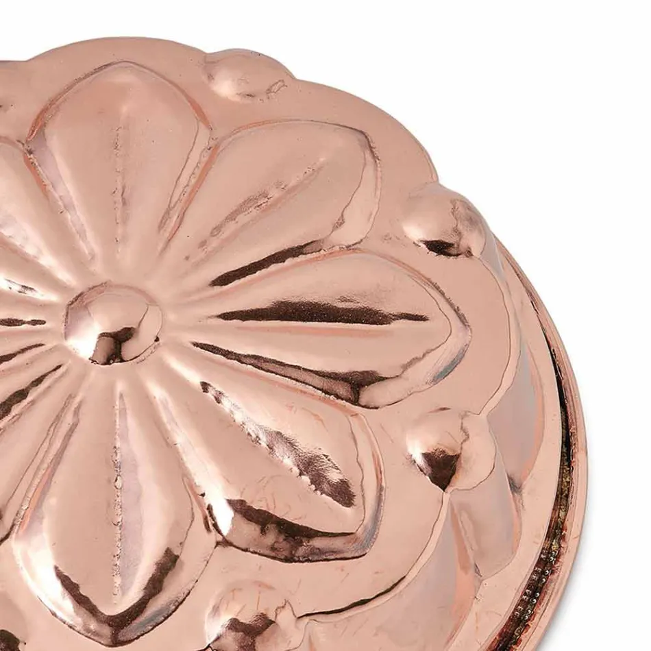 Ronde handvertinde koperen cakevorm met bloemdecoratie 28 cm - Gianmattia Viadurini