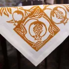 Hoog artistiek linnen tafelkleed met Italiaanse kunsthanddruk - merken Viadurini