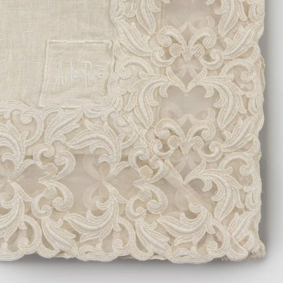 Beige linnen vierkant tafelkleed met ambachtelijk luxe Farnese kant - Kippel Viadurini