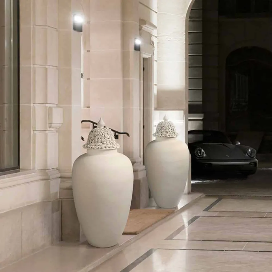 Hoge witte keramische vaas met versierde punt, handgemaakt in Italië - Verio Viadurini