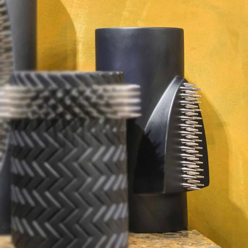 Decoratieve vaas in mat zwart keramiek handgemaakt in Italië - Medina Viadurini