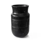 Vaasdecor in wit Carrara-marmer en zwart Marquinia-ontwerp - Calar Viadurini