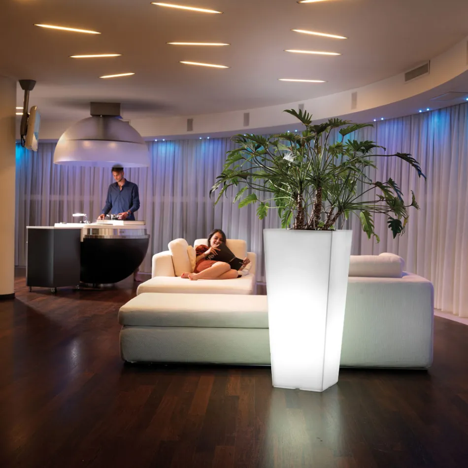 Hoge binnenvaas in wit polyethyleen gemaakt in Italië - Devid Viadurini