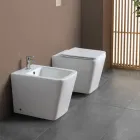 Vrijstaand toilet met softclose keramische zitting en modern design - Giunco Viadurini
