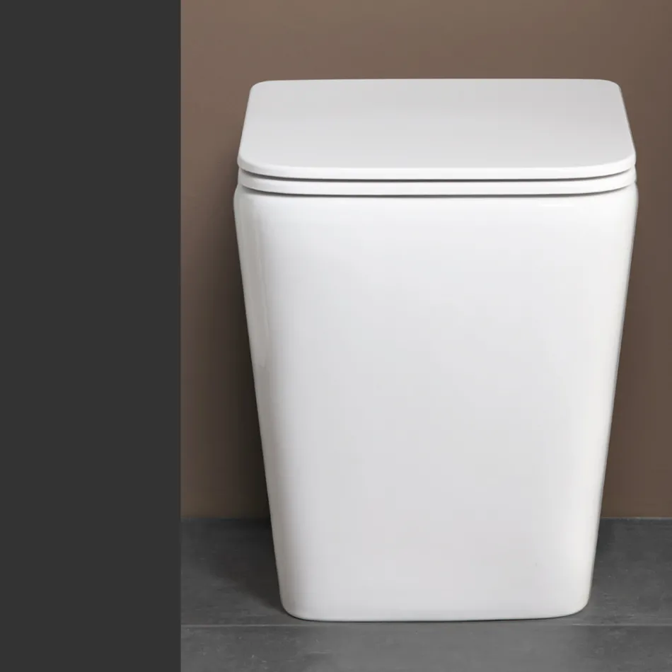 Vrijstaand toilet met softclose keramische zitting en modern design - Giunco Viadurini