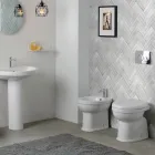 Modern wit keramisch vrijstaand toilet met polyester zitting - Silica Viadurini