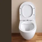 Wandgemonteerd randloos toilet met soft-close keramische zitting - Juniper   Viadurini